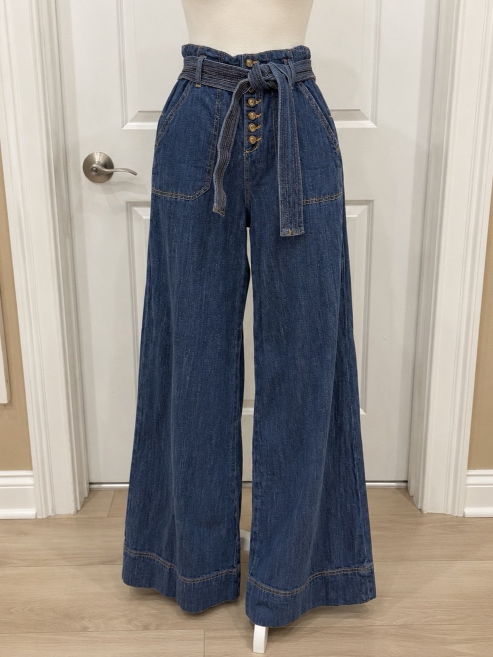 PILCRO Anthropologie High-Rise Wide Leg Retro Sailor Belted Jeans– Size 26 - Picture 2 of 6